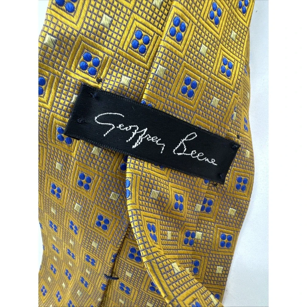 Geoffrey Beene Mens Gold Handmade 100%‎ Silk Necktie 58 X 3 3/4